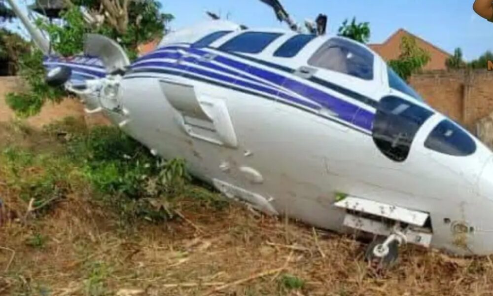 Vice-presidente da Zâmbia sai ilesa após queda de helicóptero durante descolagem – Correio da Kianda